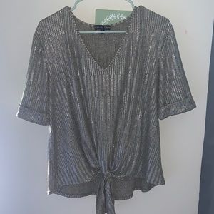 Shimmery gold v neck top!